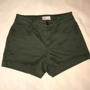 SO Olive high rise shorts